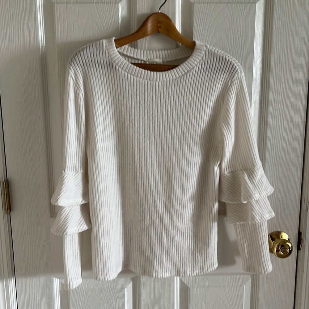 143 Story By Lineup White Ruffled Sleeve Ribbed Sweater Size Medium